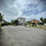 Hotel Le Ceramiche Hotel